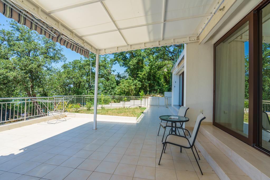 Apartment Superseaview Сутоморе Екстериор снимка